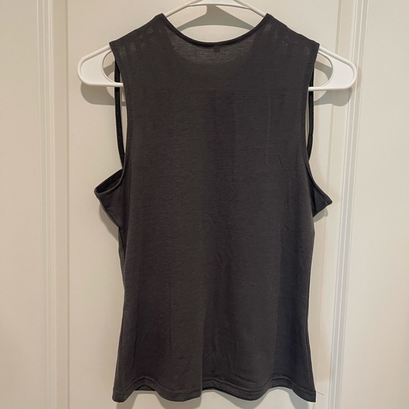 Sleeveless Gray Top, Cute Neckline, Size Med - Picture 4 of 5